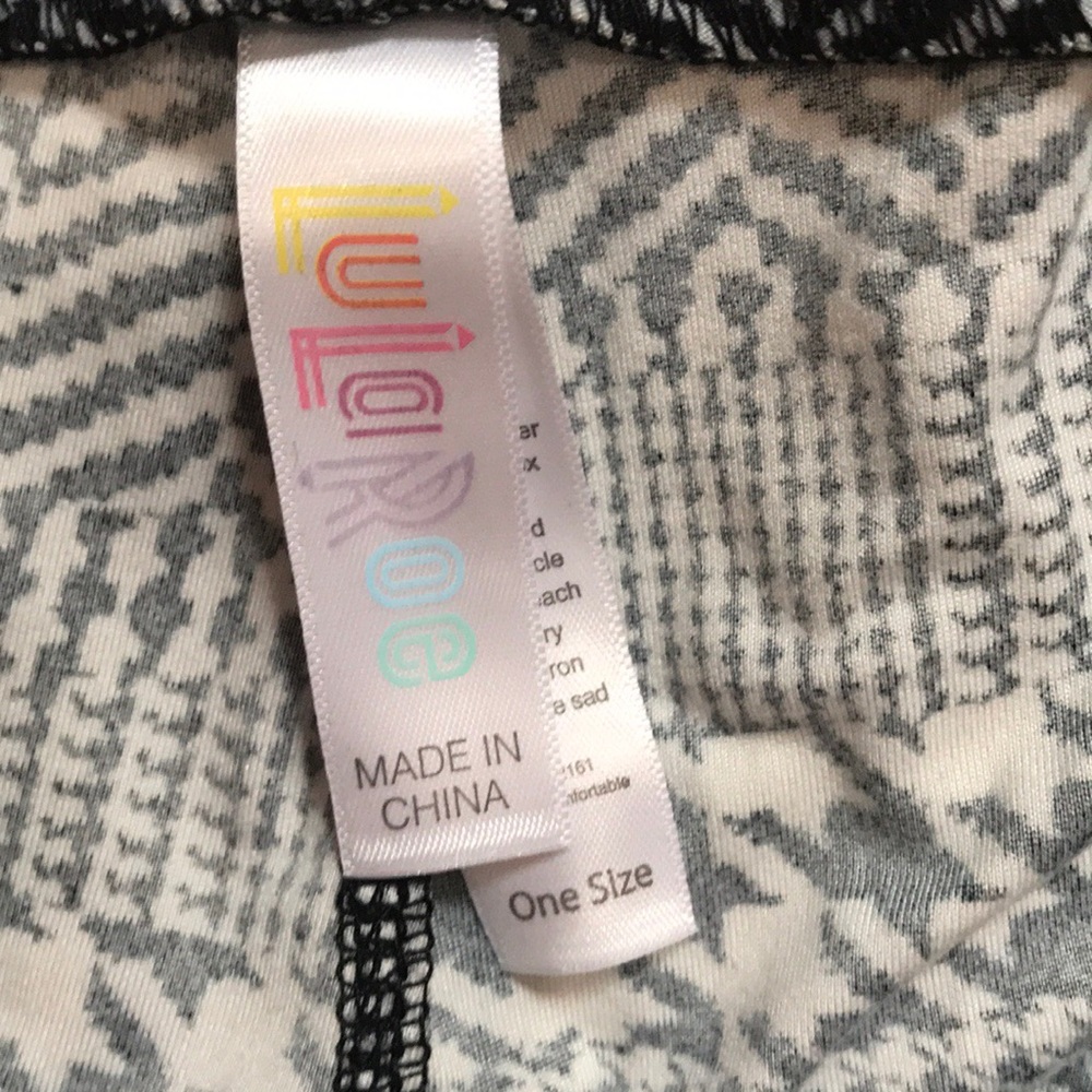 Mixed-houndstooth OS {LuLaRoe} leggings | NWOT - Picture 3 of 3